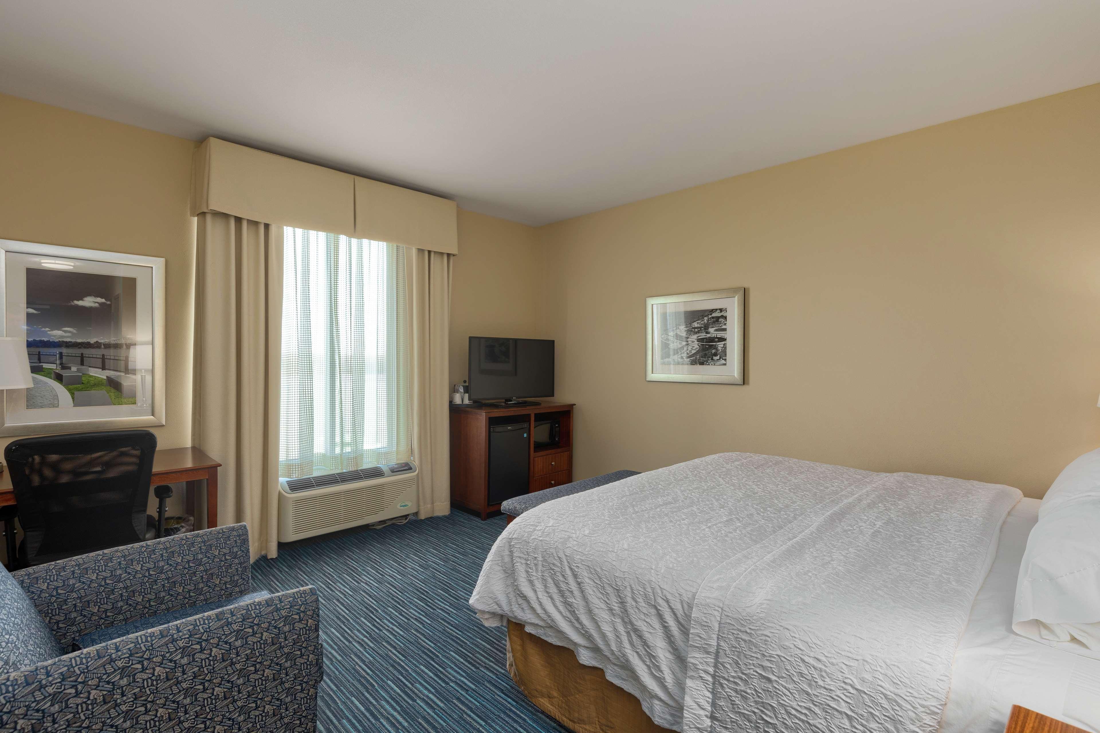 Hampton Inn & Suites Owensboro Downtown Waterfront Exterior foto